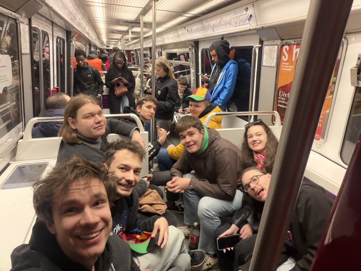 Tímové selfie v parížskom metre